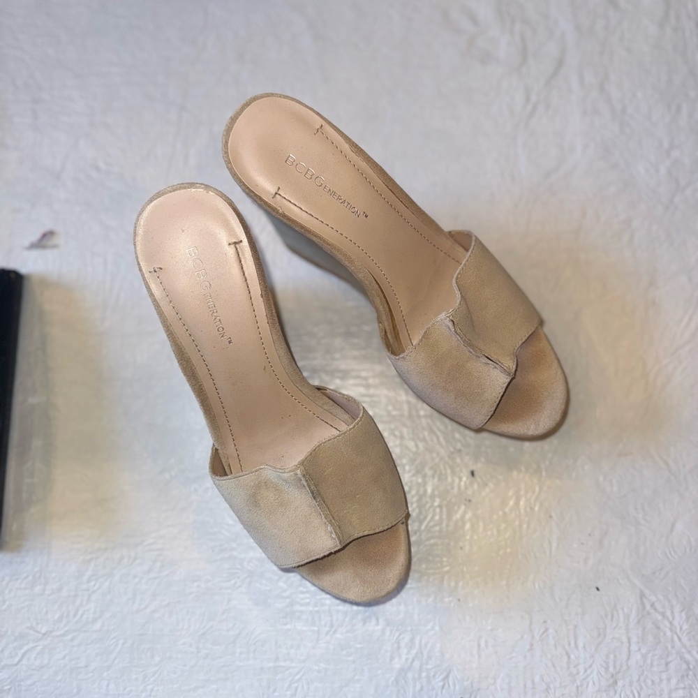 Bcbgeneration Light Gray Wedge Platform Sandals - image 6